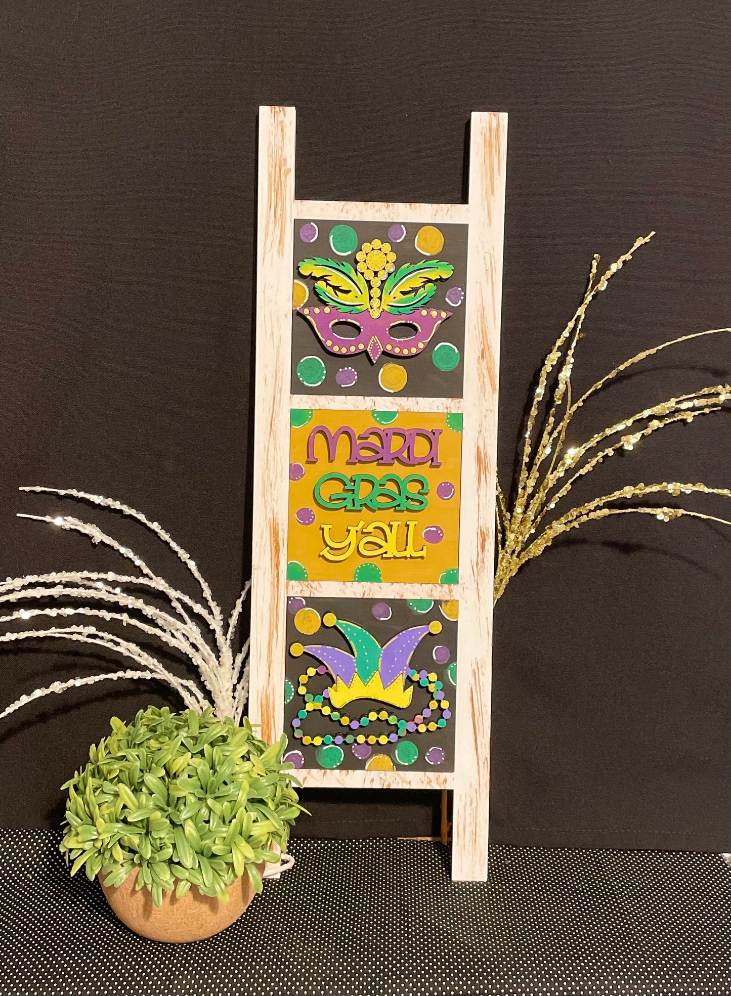 Interchangeable Leaning Ladder- Mardi Gras