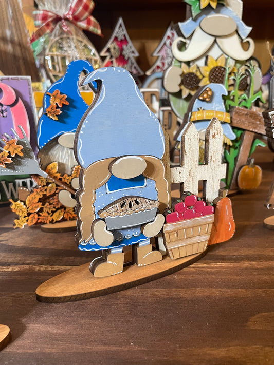 Apple Pie Gnome Tiered Tray Size