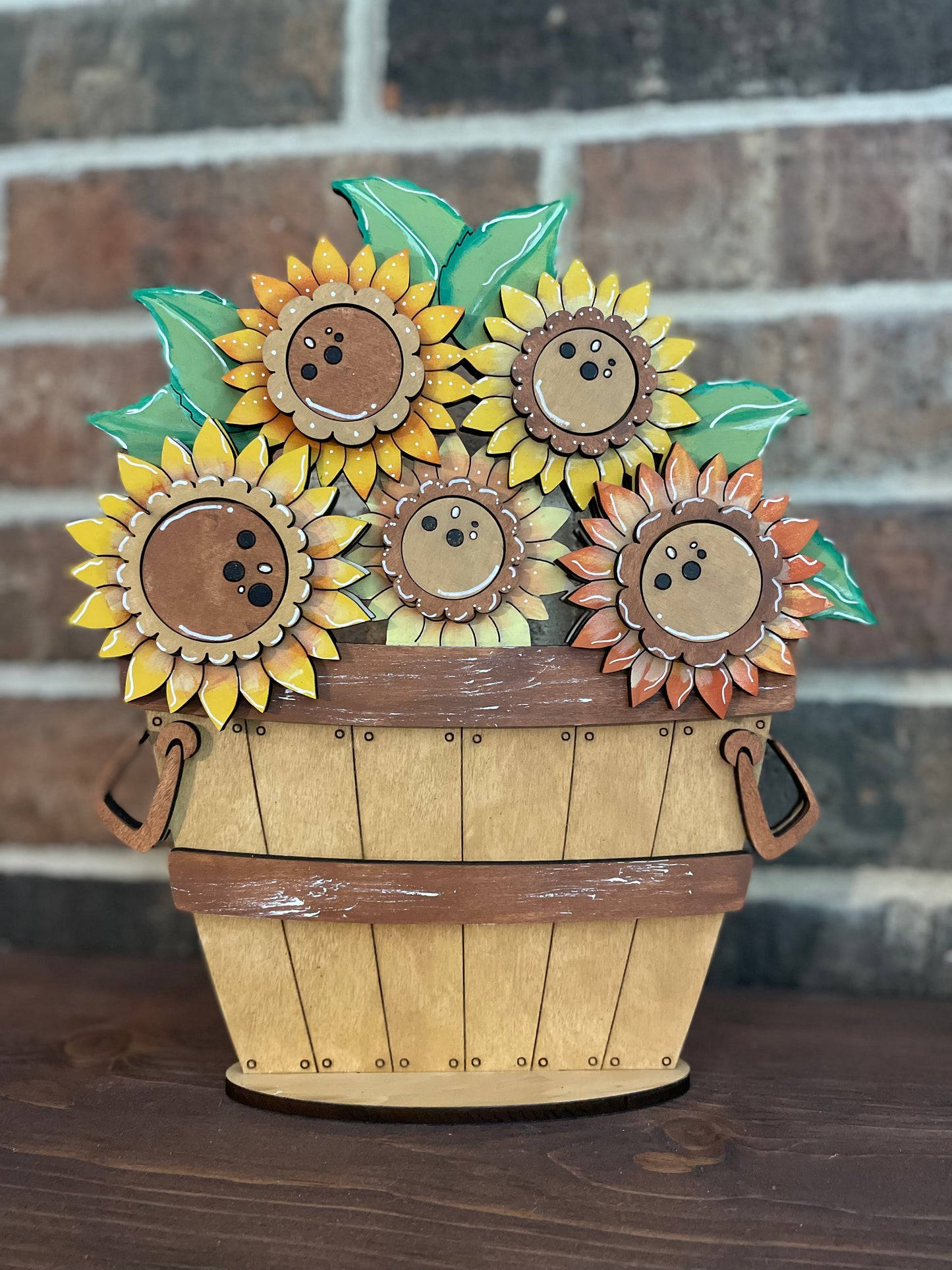 Apple Bushel Basket with one insert