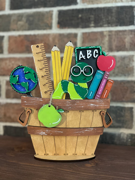 Apple Bushel Basket with one insert