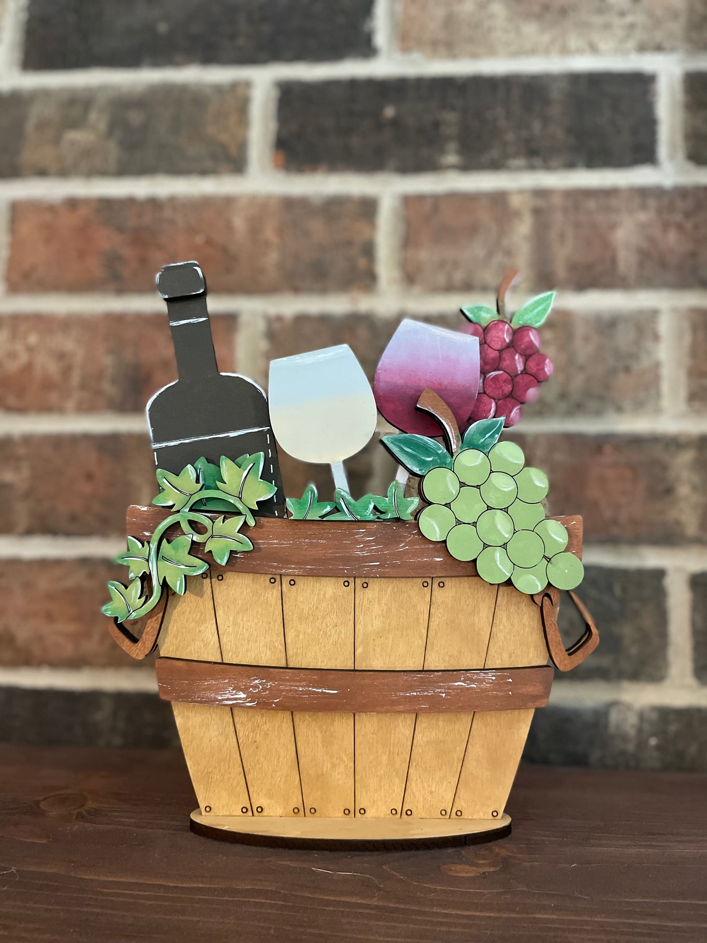 Apple Bushel Basket with one insert