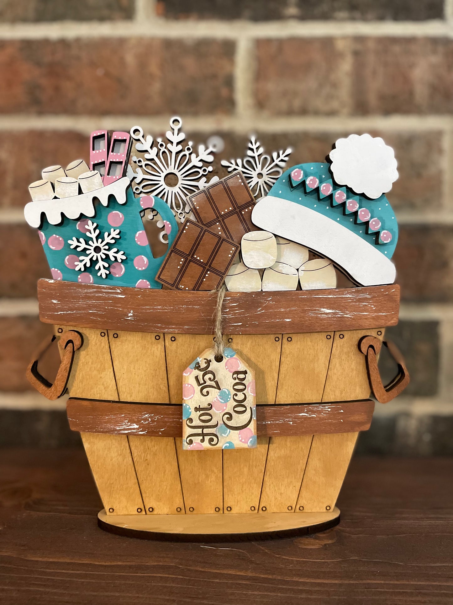 Apple Bushel Basket with one insert