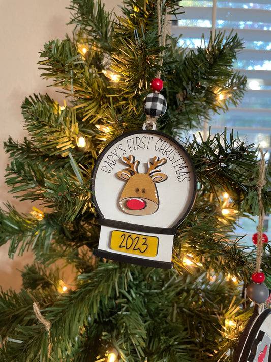 Snow globe- Baby’s First Christmas