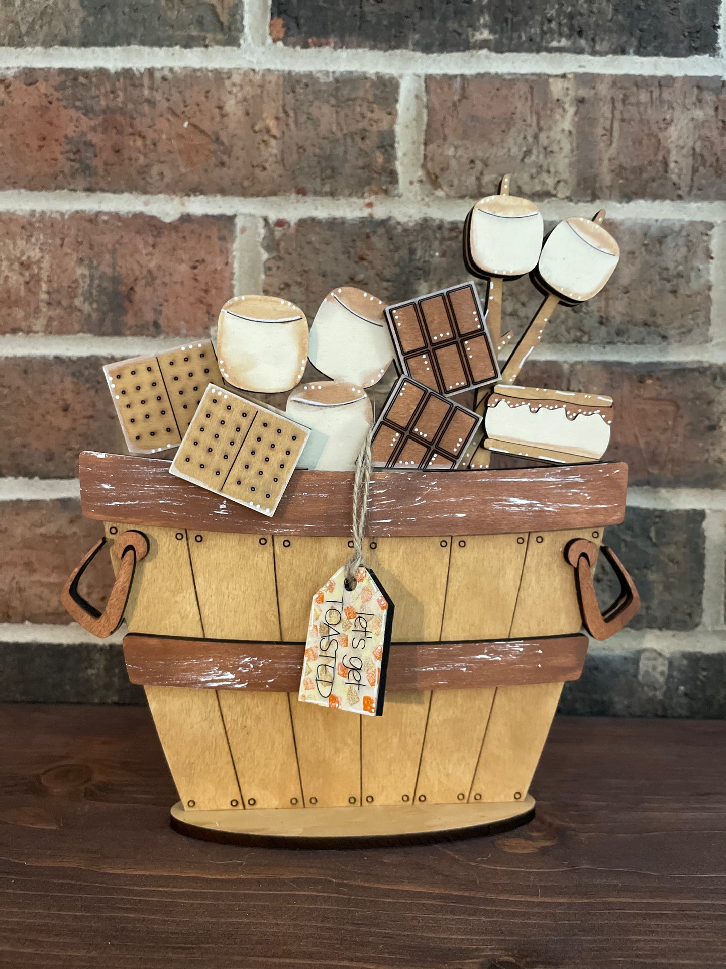 Apple Bushel Basket with one insert