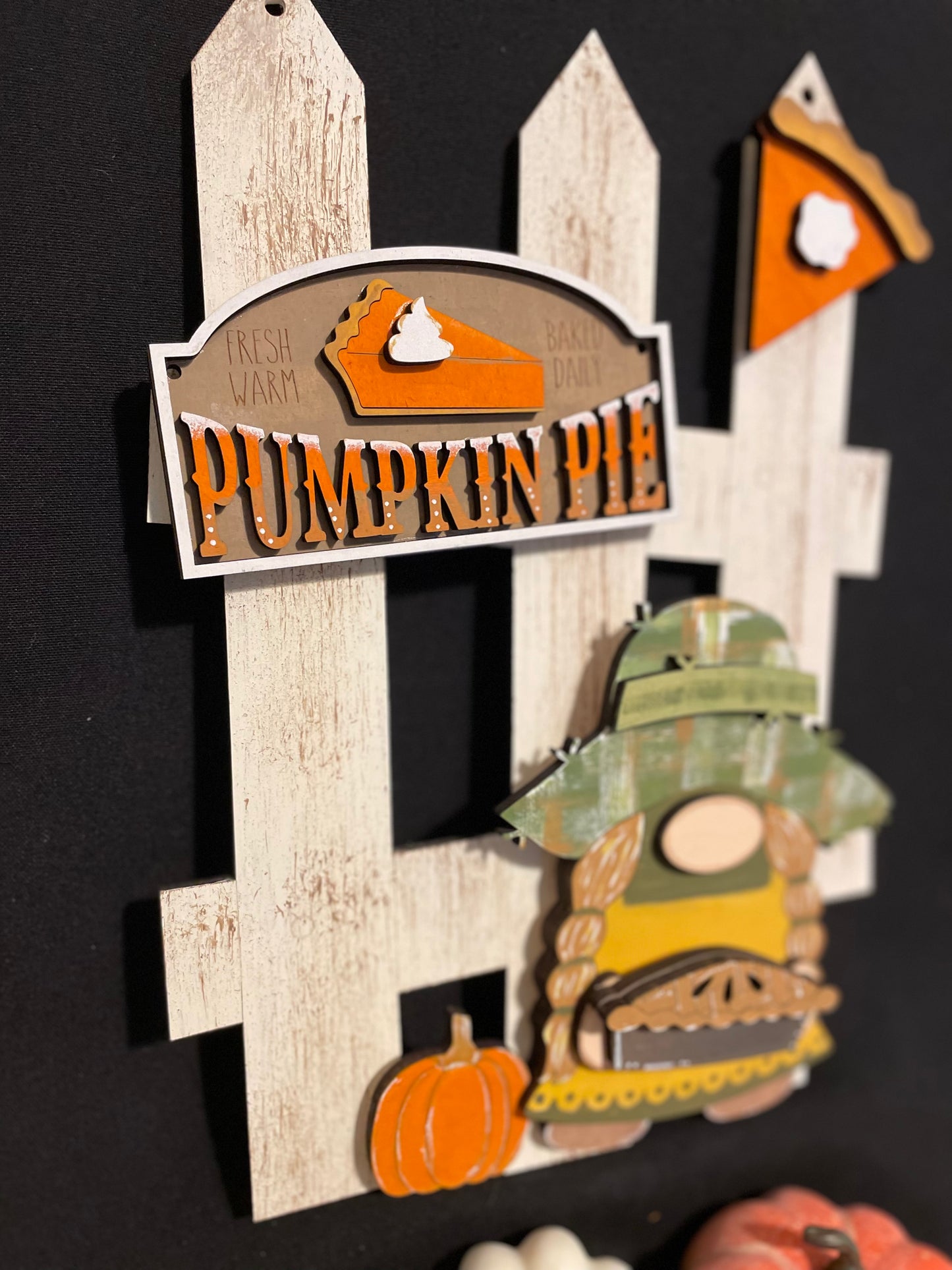 Interchangeable Fence Decor Pumpkin Pie