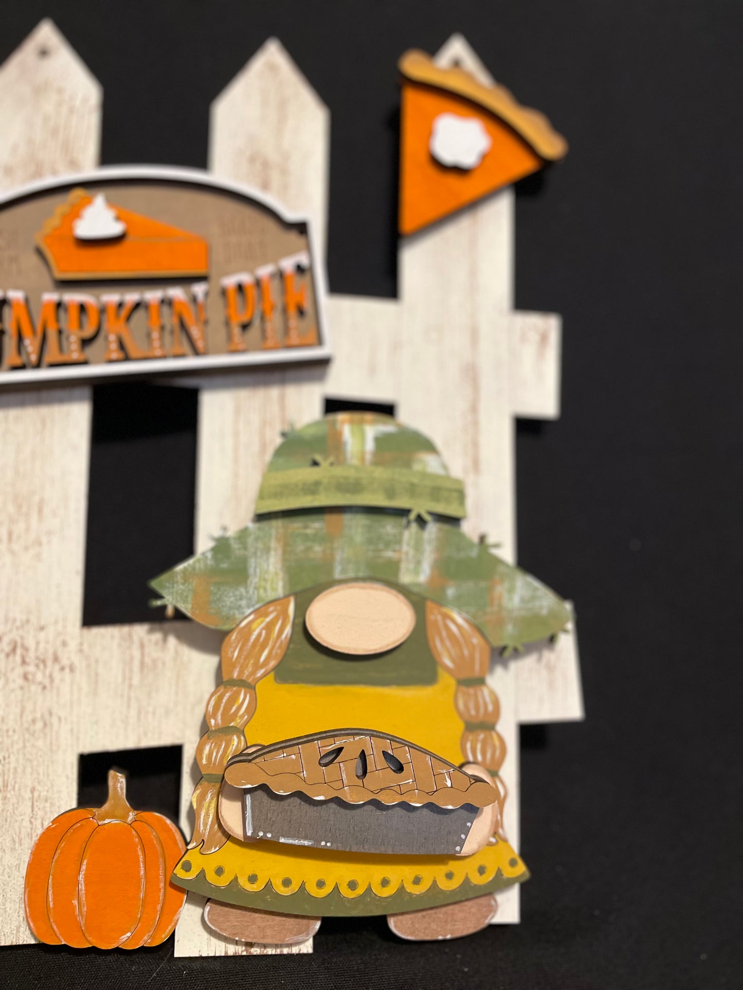 Interchangeable Fence Decor Pumpkin Pie
