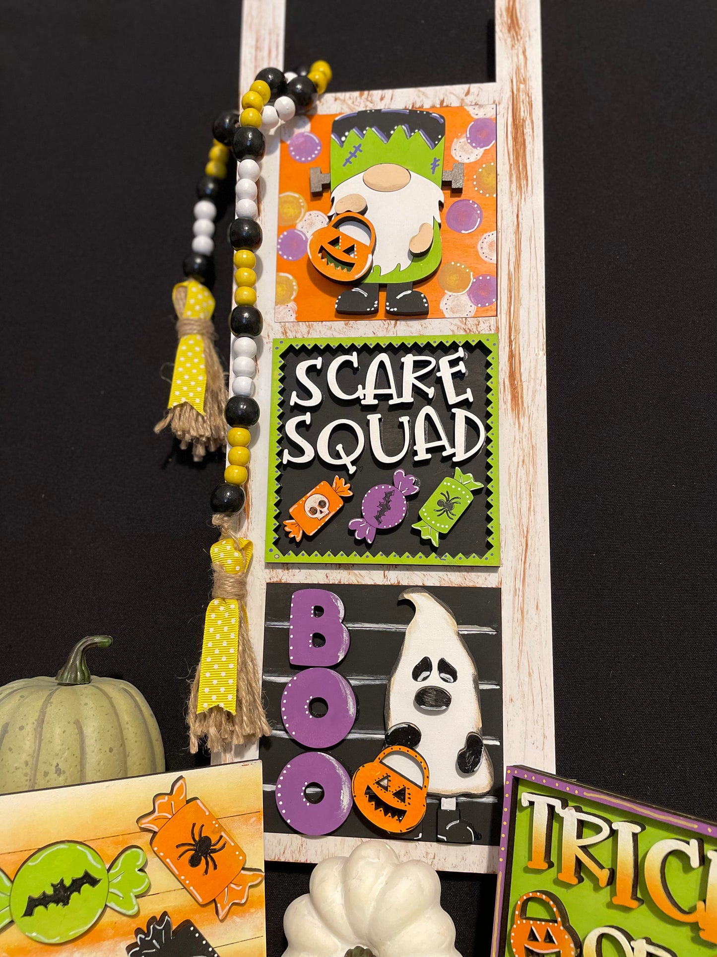 Interchangeable Leaning Ladder- Halloween Trick or Treat