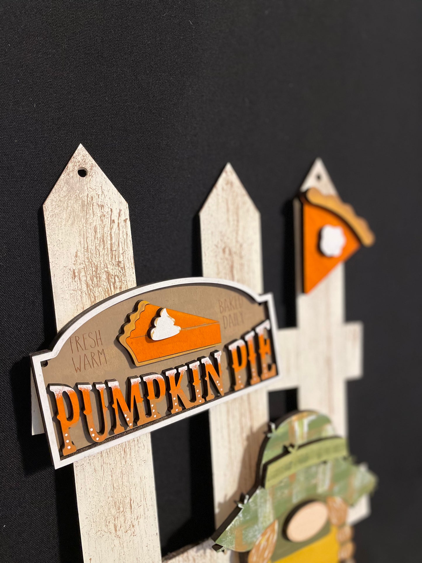 Interchangeable Fence Decor Pumpkin Pie