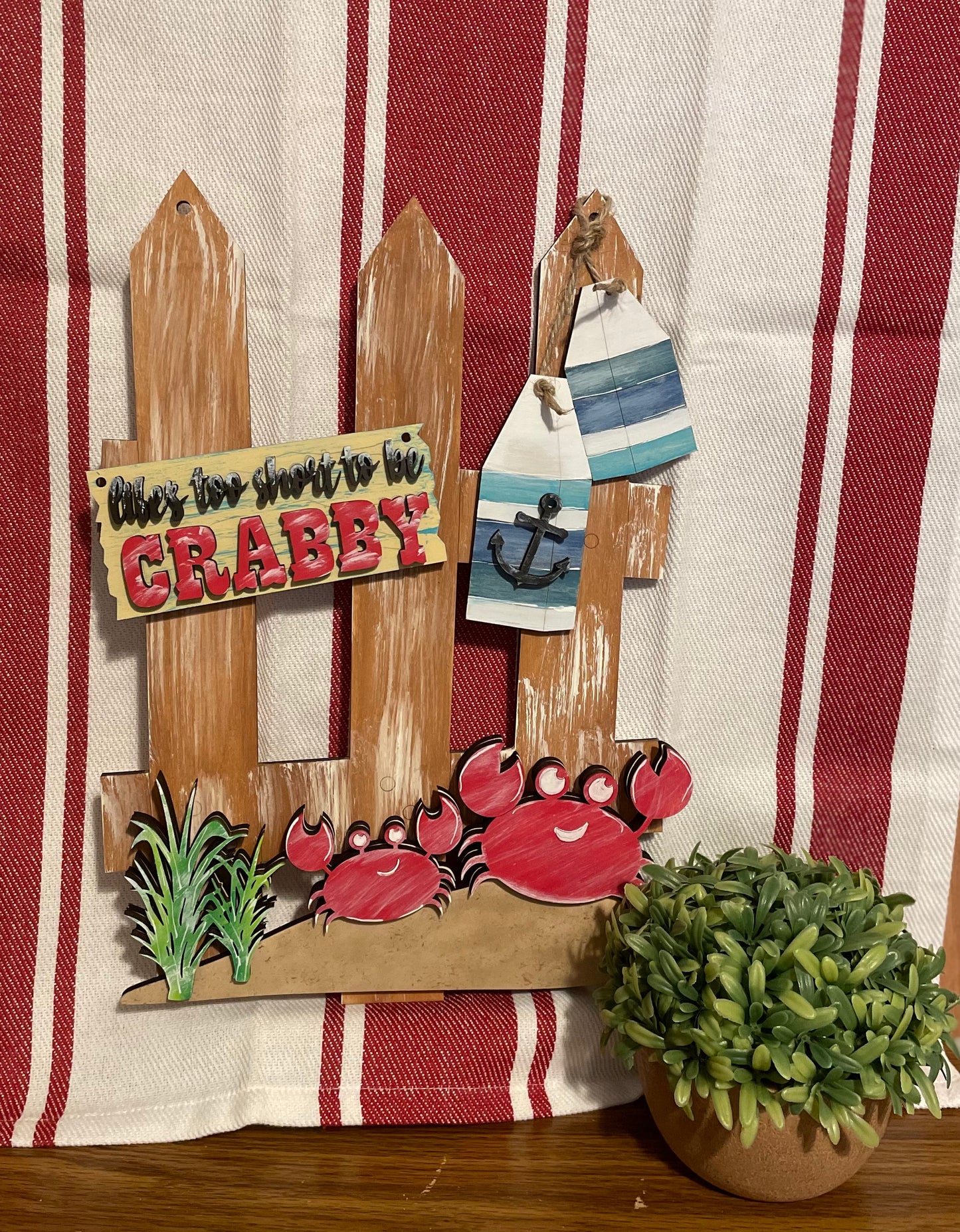 Interchangeable Fence Decor Crabby